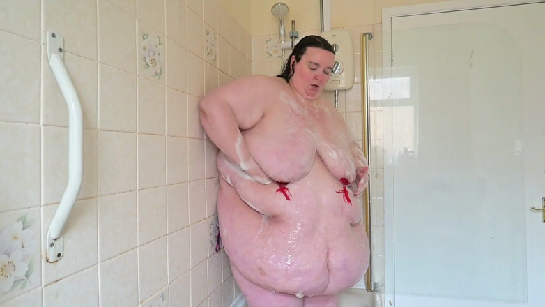 SSBBWLadyBrads: 太った女神ベリーシャワータッスル