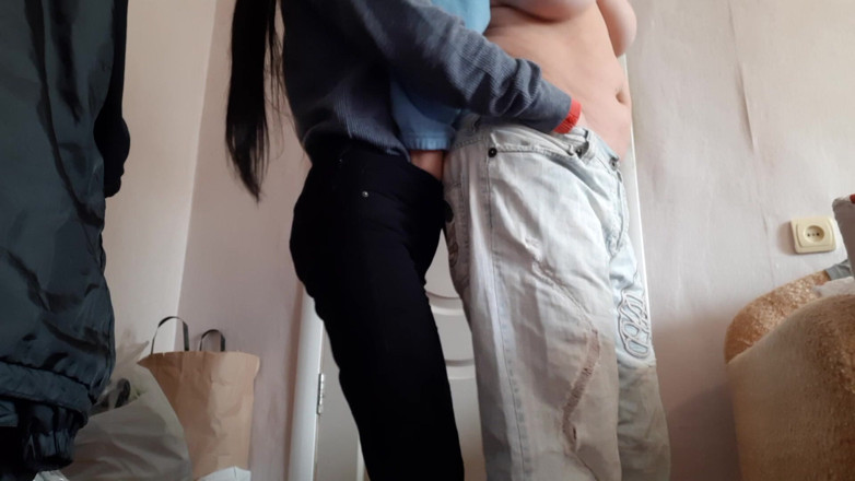 Lesbian-illusion: Minha namorada e eu escondemos de todos que somos lésbicas