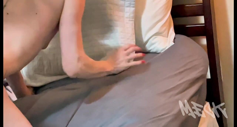 Meck: 经验丰富的女人想要好好地坐下，并要求硬操逼直到她高潮