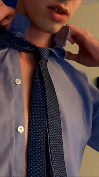 Powerful Masturbation in the Office