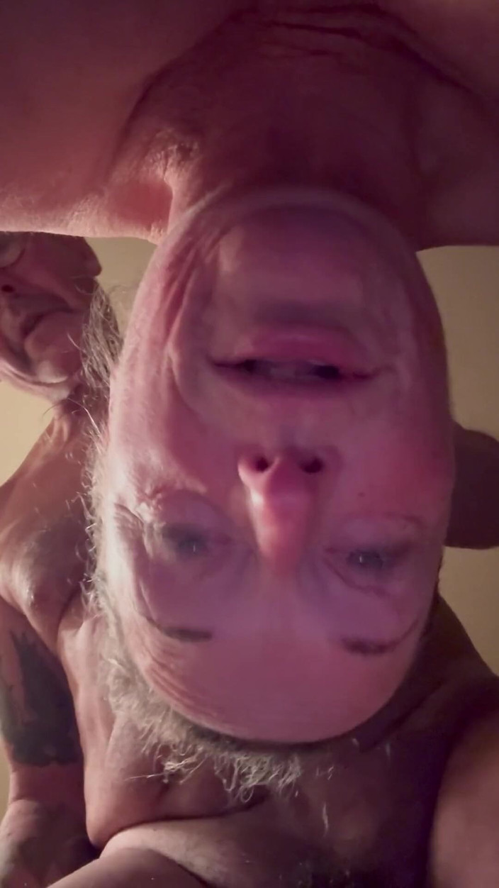 Bonewizzard69: Bonemaiden onderdanige vrouw, mond naar poesje, poesje naar mond, keel...