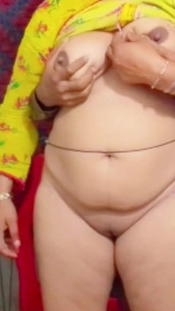 Aabha paul üniversiteli kız
