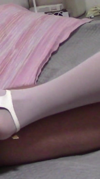 MILF Footjob and Cumshot on Pantyhose