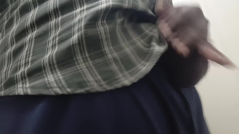 CarvingShovel: Tamil Boy Dick Show in Lift