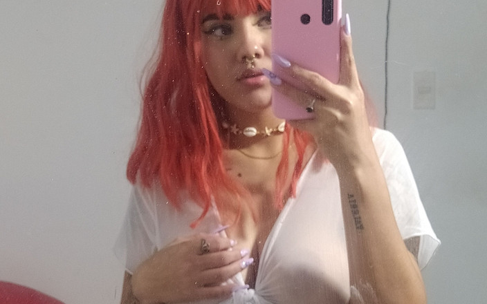 Bom Bonnie: 자위하는 걸 좋아하는 소녀