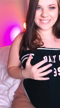 Porno în direct la telefon! Întotdeauna ai vrut să fii acolo în direct și să urmărești o filmare? Atunci...