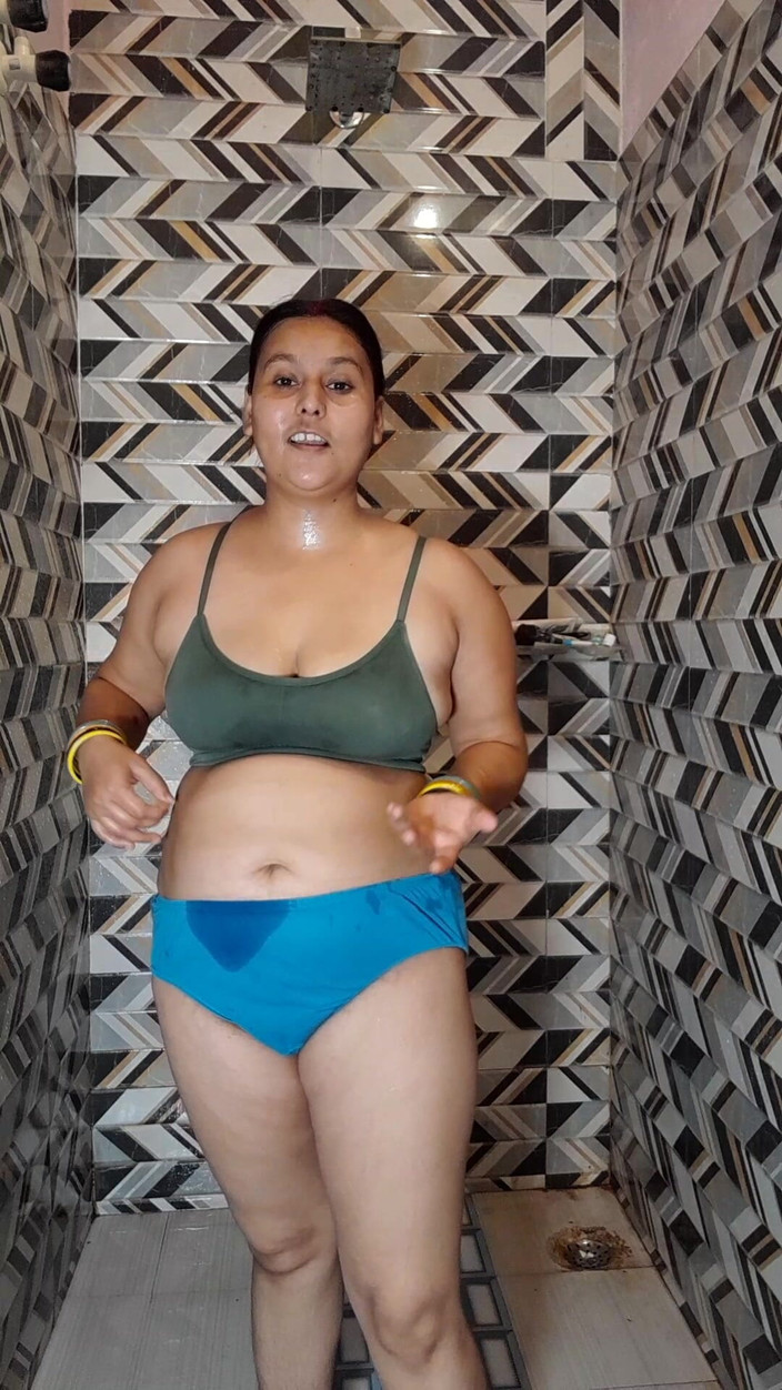 Puja555: Blog kamar mandi puja si kakak ipar india yang nikmat