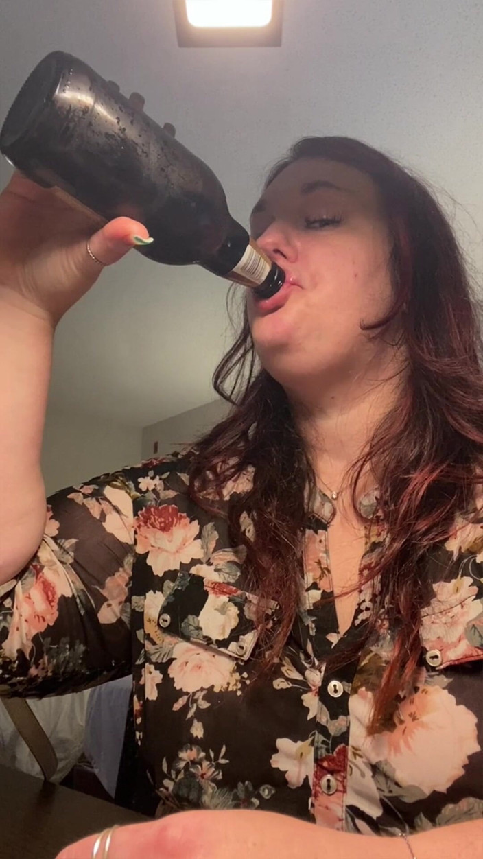BellaBlast: Спокуслива товстушка rootbeer chug &amp; burps від bella blast
