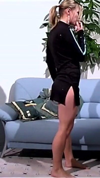 สาวหีฝึกหัดหน้าอกสวยยัดหมัดทั้งมือเข้าไปในหีตัวเอง
