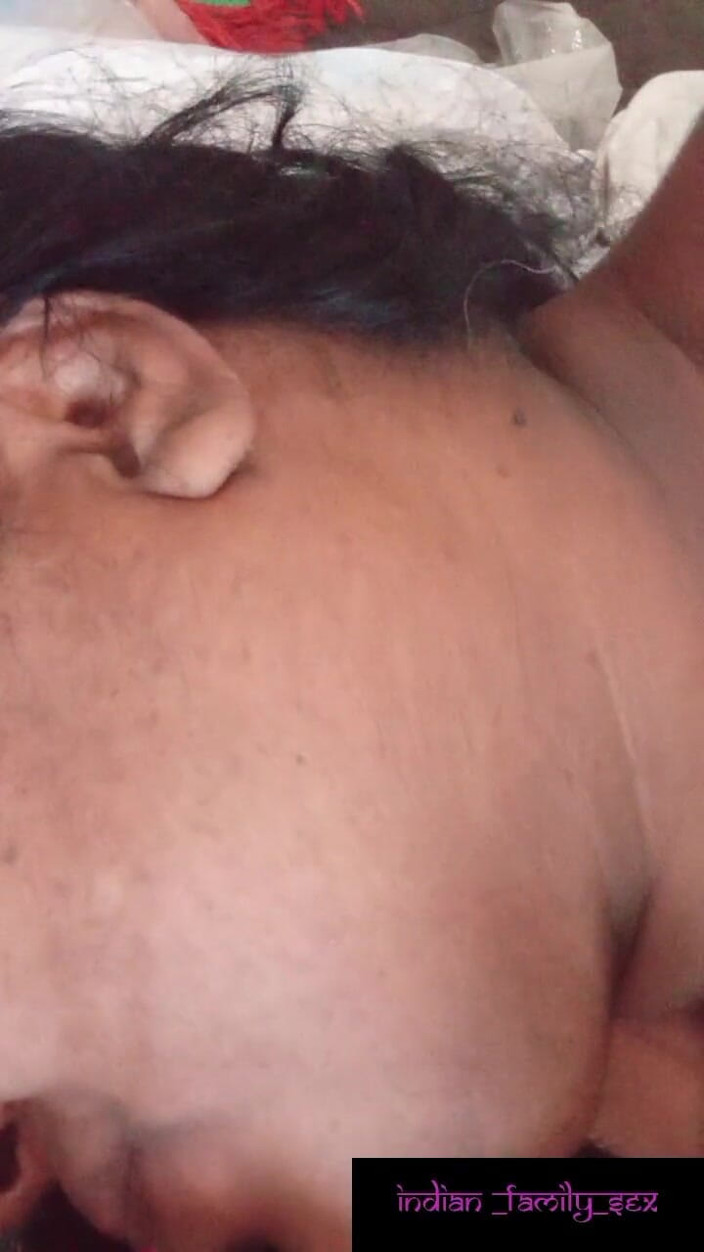 Indian IFS: Expresiones faciales wile lamiendo