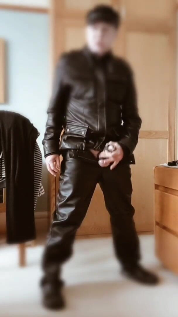 Bellhead: Leather jerk