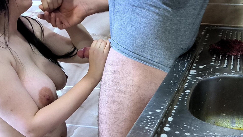 Basant Arab: Hombre saudita se folla a una criada árabe en la cocina