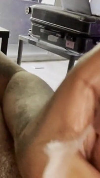 Accarezzo la mia carne