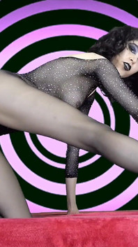 Mengusap dan memancut mani dalam pemujaan Kaki Saya