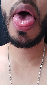 Mostrando parti del mio corpo in primo piano
