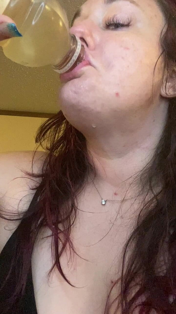 BellaBlast: Gudinnan och slukar ett stort grönt te