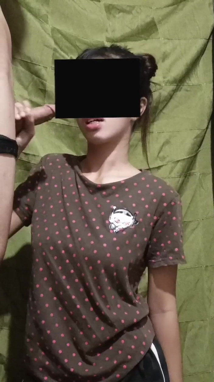 YammyPH: Pinay Girl First Time Sucking Cock