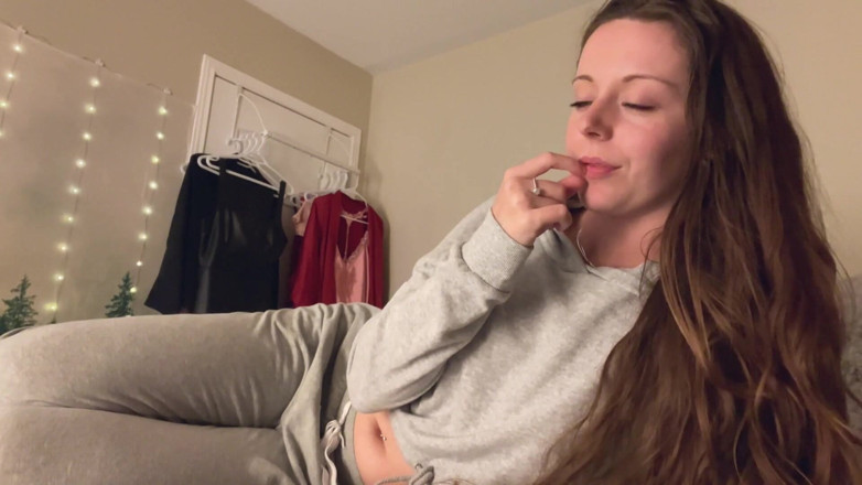 Nadia Foxx: Ta demi-sœur coquine est une vraie pute à bite ! La bosse...