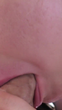 Setiausaha blowjob batang besar bos sensual dalam perjalanan perniagaan di Thailand