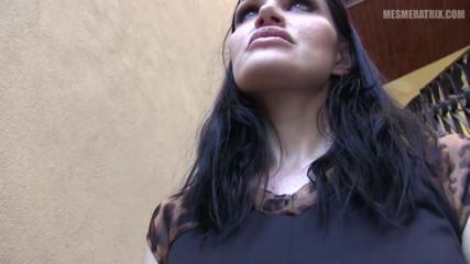 Lady Mesmeratrix Official: โดนตีตูดต่อหน้าบ้านเพื่อนบ้าน