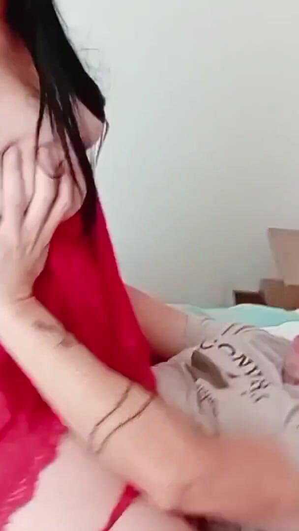 Kellyhotstepmom: Ayah tiriku tiba-tiba datang untuk ngentot aku setiap hari waktu...