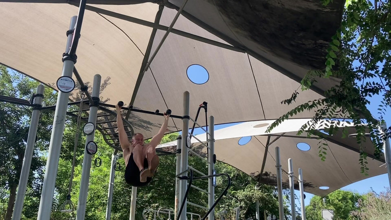 Alex Igogo: アレックス・アート