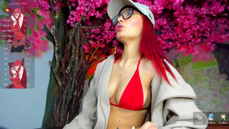 Lia Wood: La latina con i capelli rossi fa sesso con gli...