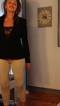 Grandma Is Wearing Tight Leggings!