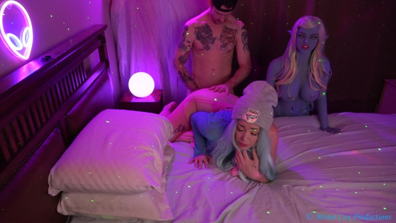 MrxMrsCox: Avatar Alien Elf Eve przybywa na ziemię, aby się rozmnażać