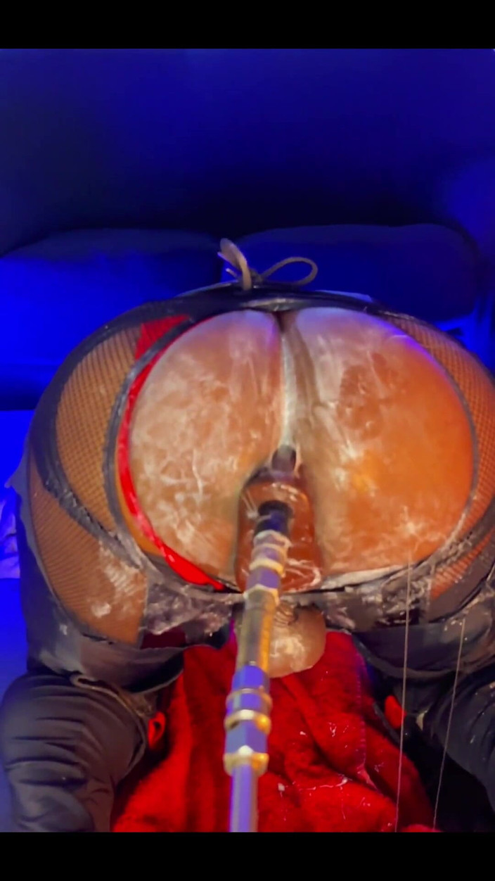 DipsoDeep: मलाईदार बट मशीन चुदाई