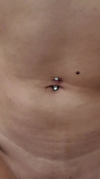 Teen přítelkyně ošukaná velkým černým pérem před přítelem
