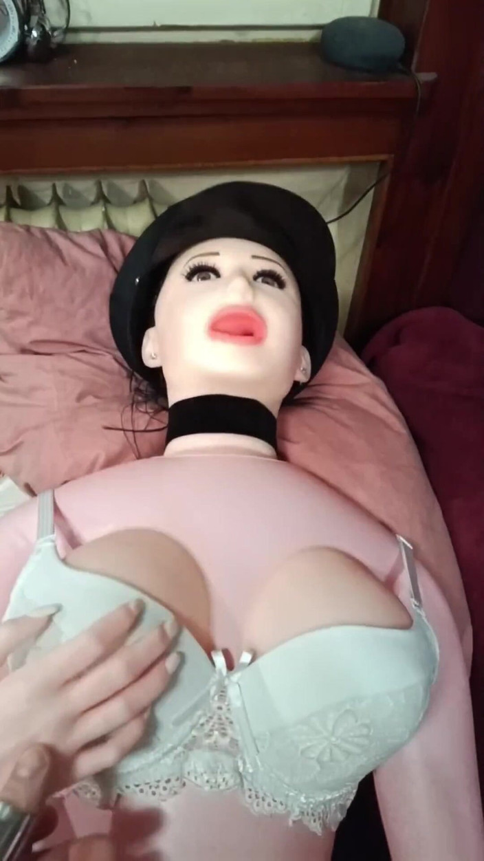 kickerscooter: VEDERE LA PERSOANA 1 - Labă umedă și Spermă pe Hana