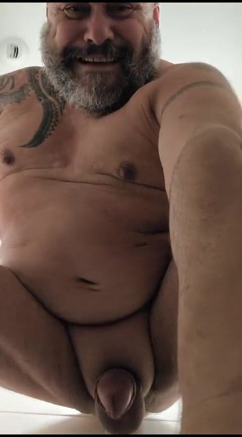 Asuspies6: Дилдо на стене