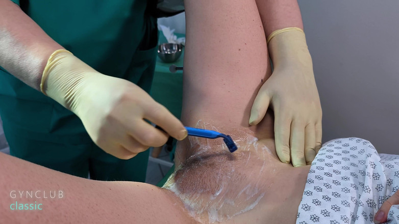 Medical fetish studio gynclub: Shave on Gyno Table