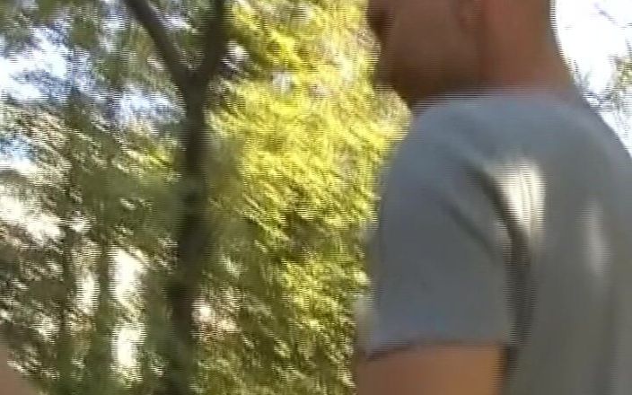 Enjoy German porn: Búp bê người Đức xinh đẹp đụ ở nhiều nơi công cộng khác nhau
