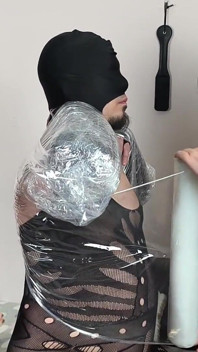 Dvě paní: mumifikace a dvojitá pegging dominance
