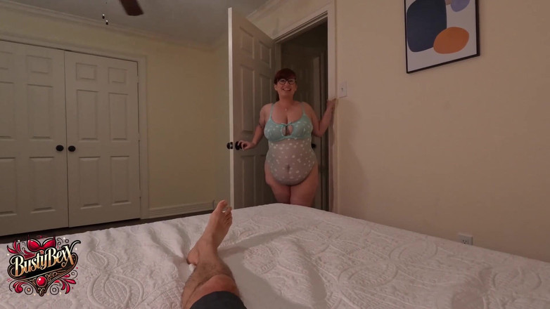 Busty Bexx: 파티에서 몰래 펠라