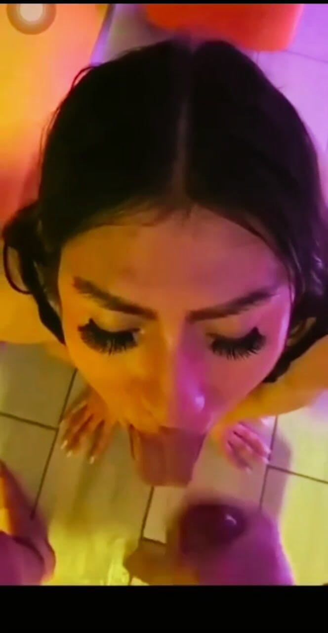 NATALIASTAR: Tôi thích bú cặc những người yêu thích của tôi,...