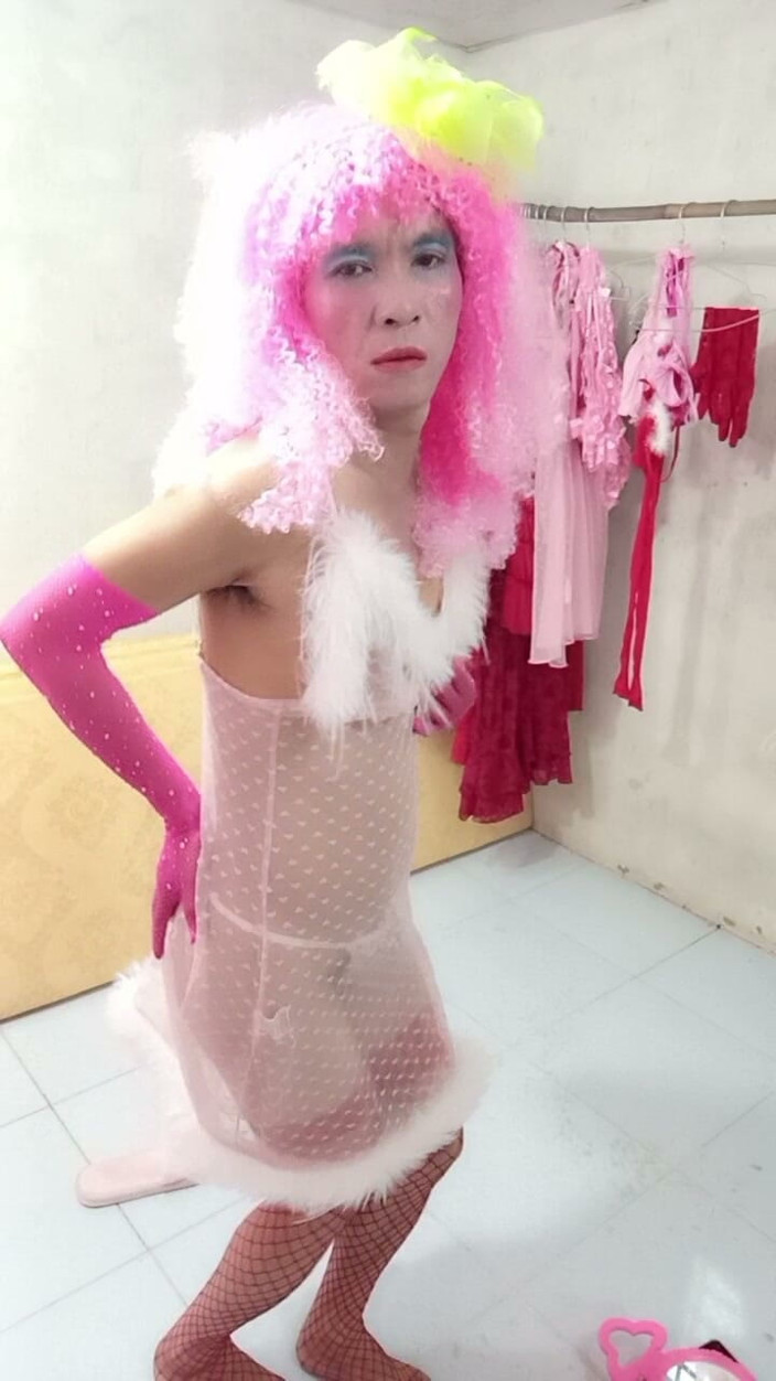 nguyen dang thien tri: Oanh le transgender indossa abiti sexy si masturba alla pecorina