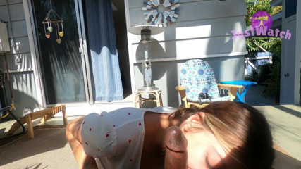 Katie Diggs: Blowjob mornings outside just got better