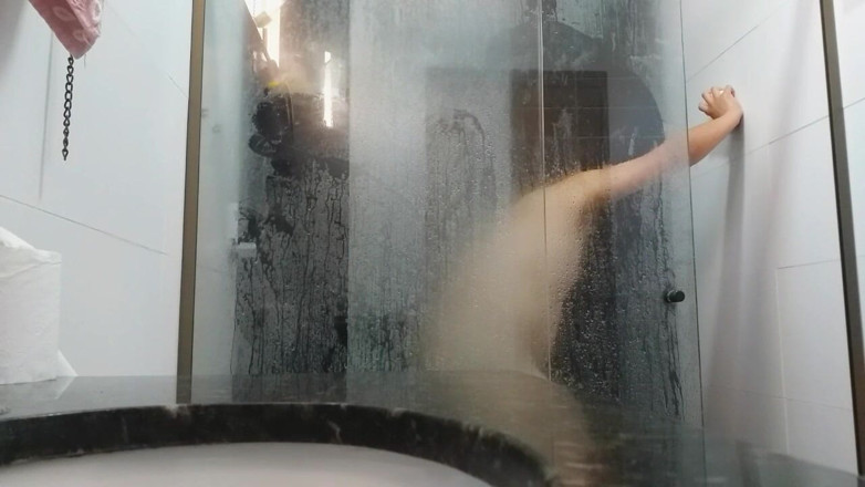 Marcosninfo: I Took a Shower and Rubbed Soap on My Flaccid...
