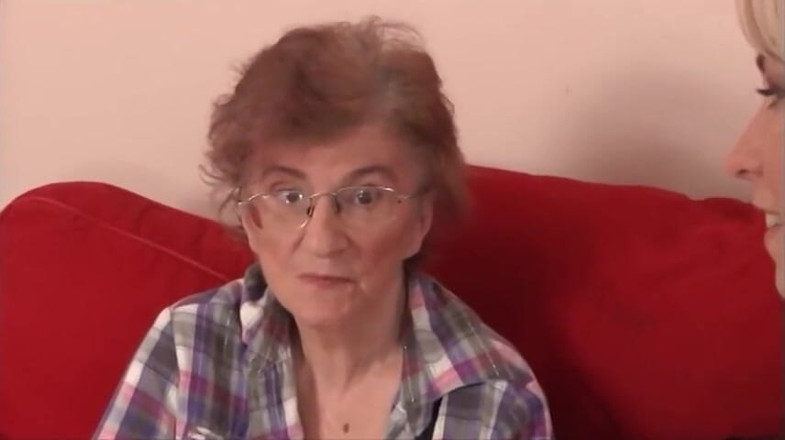 Muschi movie official: Old petite woman pussy fucking threesome sex