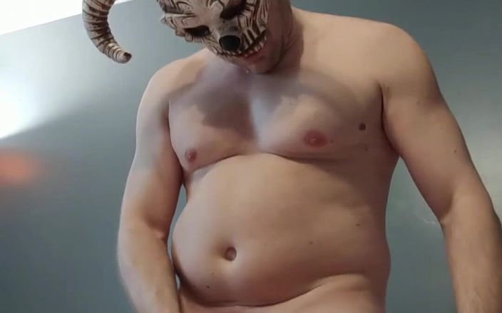 Bald Daddy: Balddaddy Demon enche Lovense Max 2 com porra gemendo sobre sua...