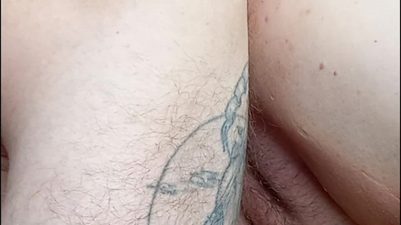 Zona901: Behaarte muschi voller sperma nach sex-nahaufnahme