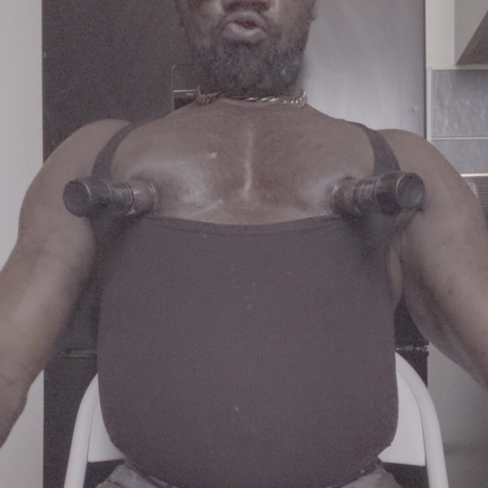 Black Muscle Stepdad: Насос для цицьок і камшот простати з чорною м'язовою дупою