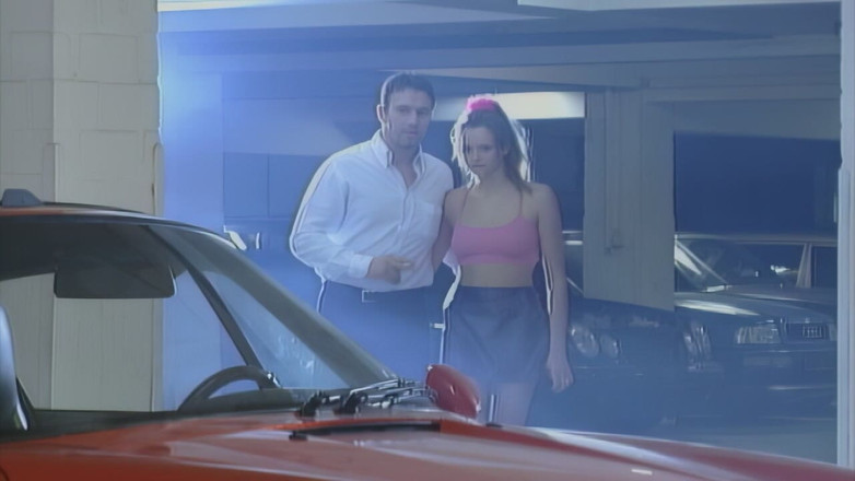 MMV Films: Baise sur un parking avec des blondes sexy et des...