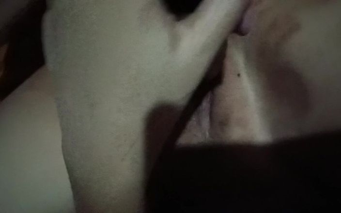 Hot-bhabhi-7668: Горячая бхабхи фингарирует ее киску
