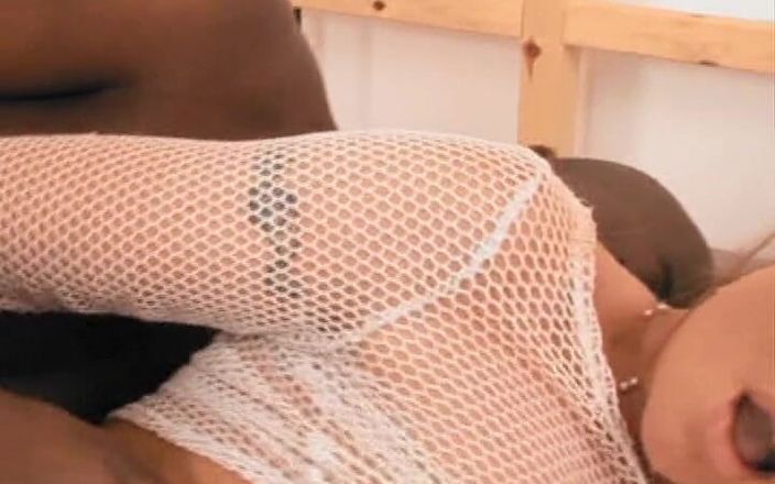 USA Fetish and Hardcore Clips: Cô gái tóc vàng yêu hàng xóm da đen lớn của...