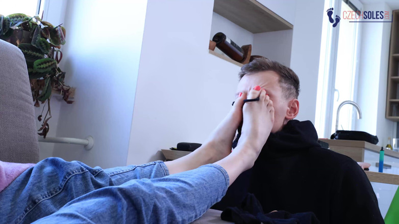 Czech Soles - foot fetish content: Вонючий поклонение ступням подруги