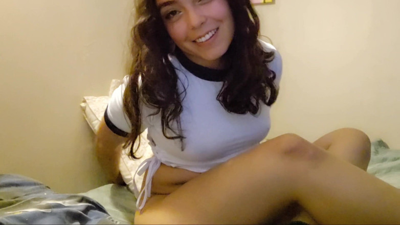 PetiteHorny: 漂亮女人喜欢自慰